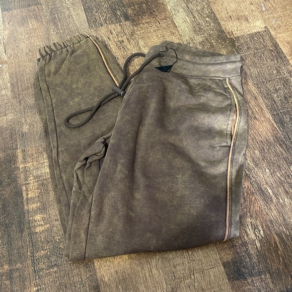 Alphalete Essential Oversized Acid Wash Drawstring Joggers NWT - Picture 4 of 9